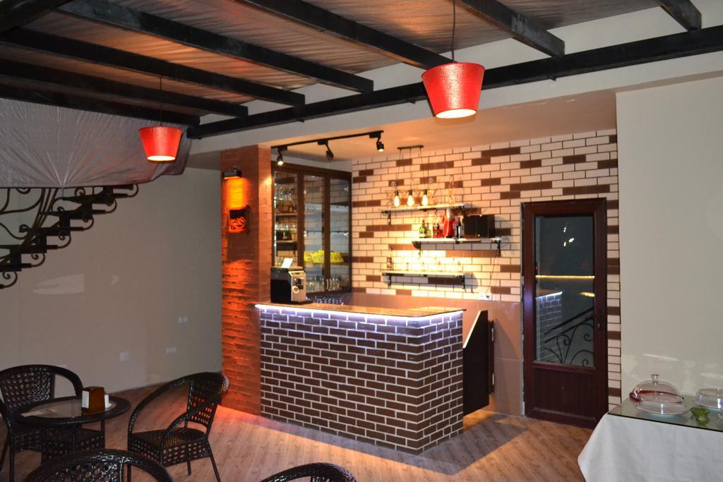 Hotel Elite House บาทูมิ ภายนอก รูปภาพ