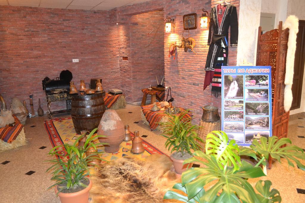 Hotel Elite House บาทูมิ ภายนอก รูปภาพ